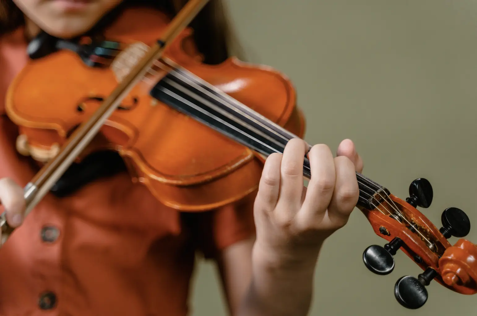 violina-tehnika-gudanja-položaj-prstiju